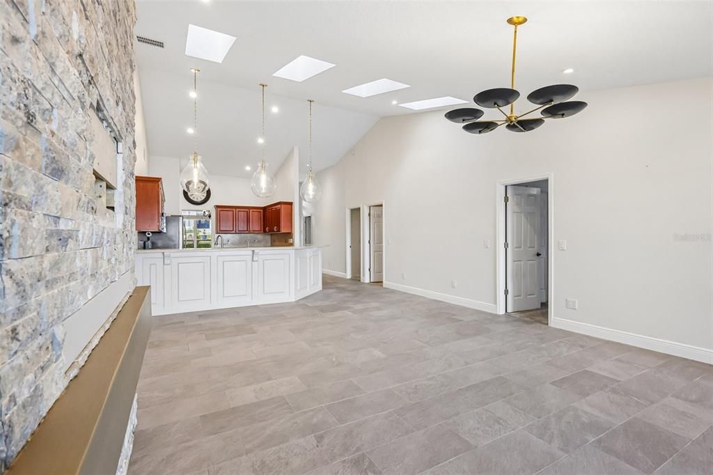 For Sale: $850,000 (5 beds, 3 baths, 2404 Square Feet)