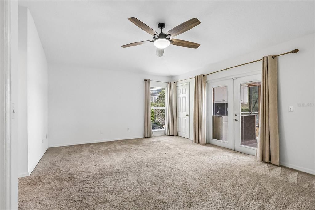 For Sale: $850,000 (5 beds, 3 baths, 2404 Square Feet)