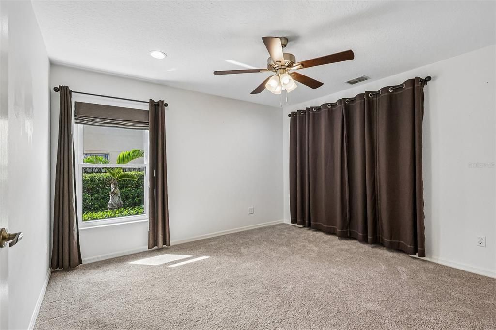 For Sale: $850,000 (5 beds, 3 baths, 2404 Square Feet)