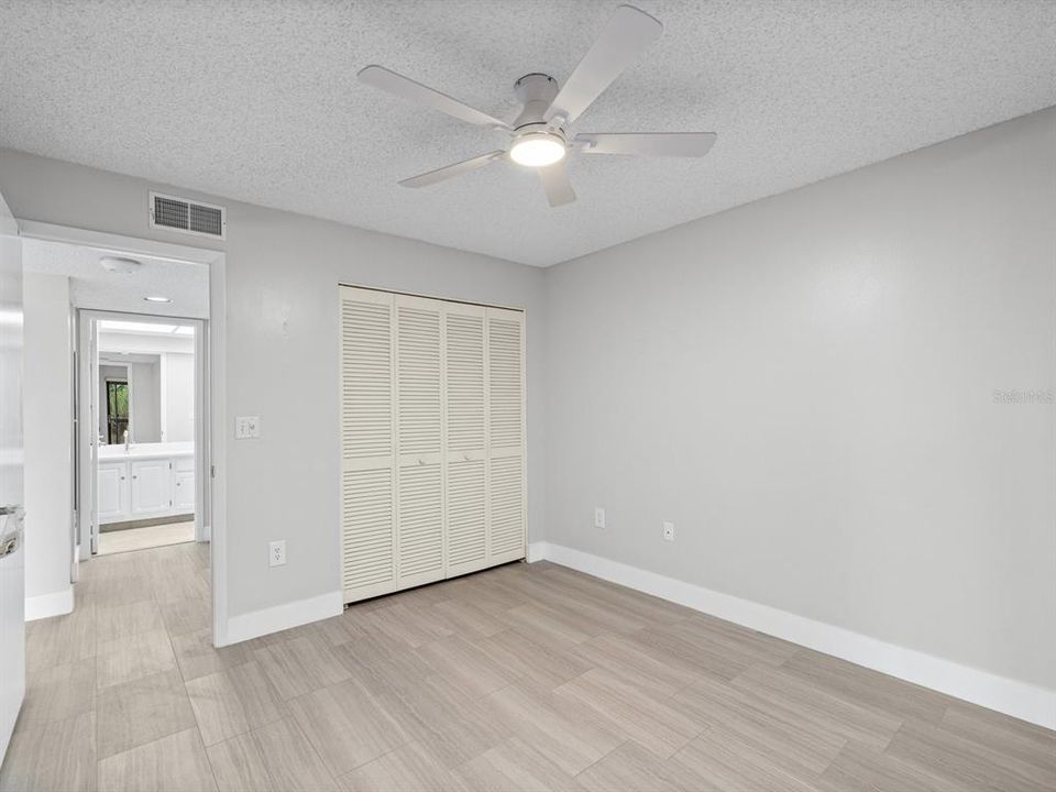 For Sale: $202,900 (2 beds, 2 baths, 1105 Square Feet)