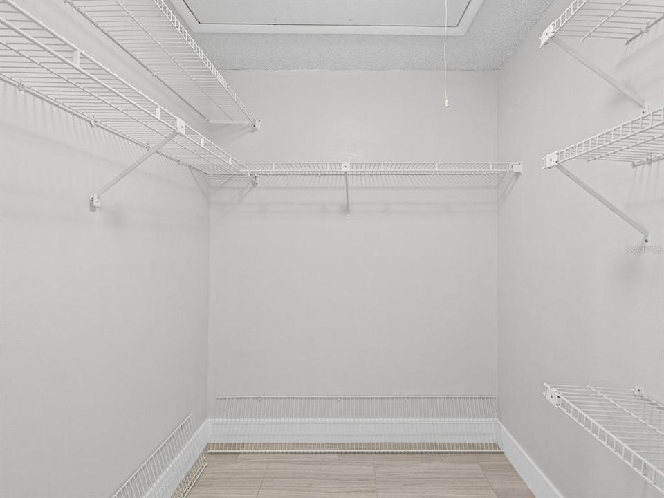 For Sale: $202,900 (2 beds, 2 baths, 1105 Square Feet)