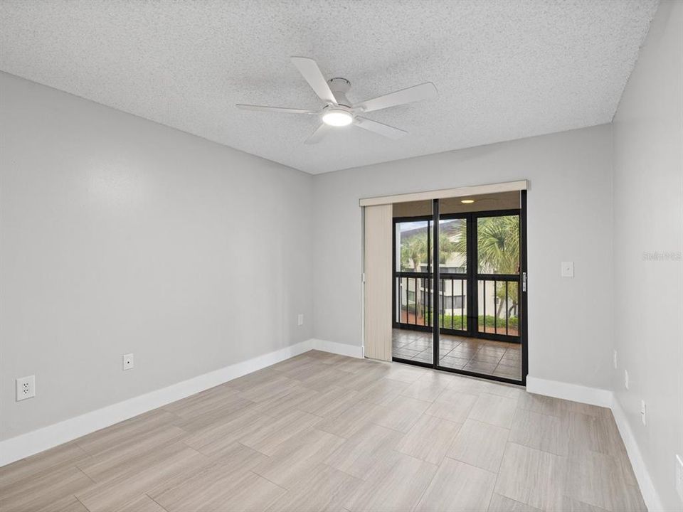 For Sale: $202,900 (2 beds, 2 baths, 1105 Square Feet)