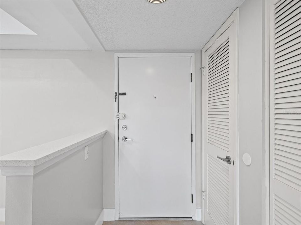 For Sale: $202,900 (2 beds, 2 baths, 1105 Square Feet)