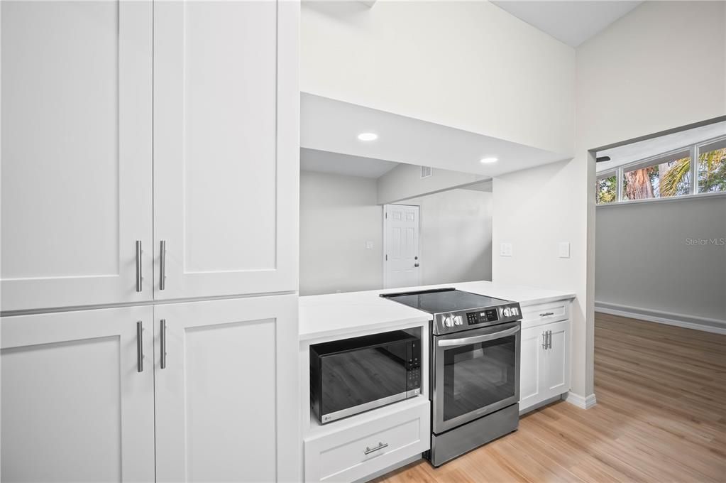 На продажу: $355,000 (3 спален, 2 ванн, 1372 Квадратных фут)