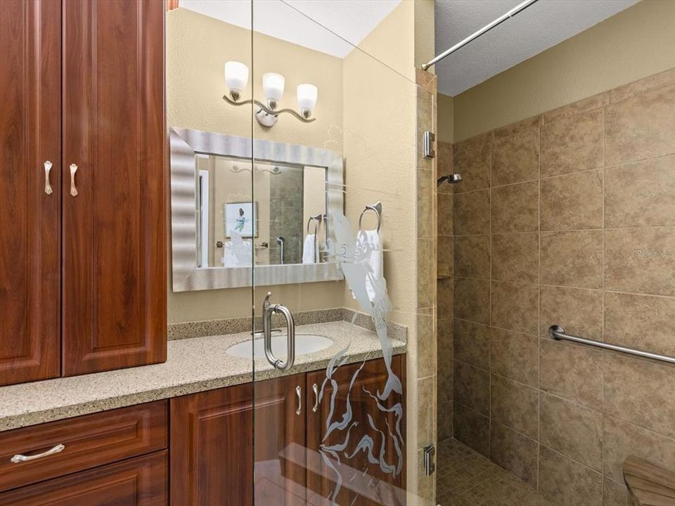 На продажу: $399,000 (2 спален, 2 ванн, 1820 Квадратных фут)