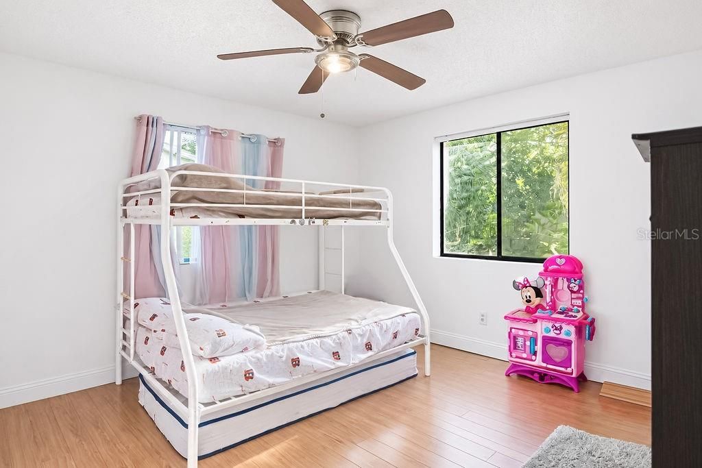 For Sale: $257,900 (3 beds, 2 baths, 1200 Square Feet)
