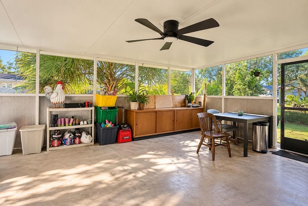 For Sale: $257,900 (3 beds, 2 baths, 1200 Square Feet)