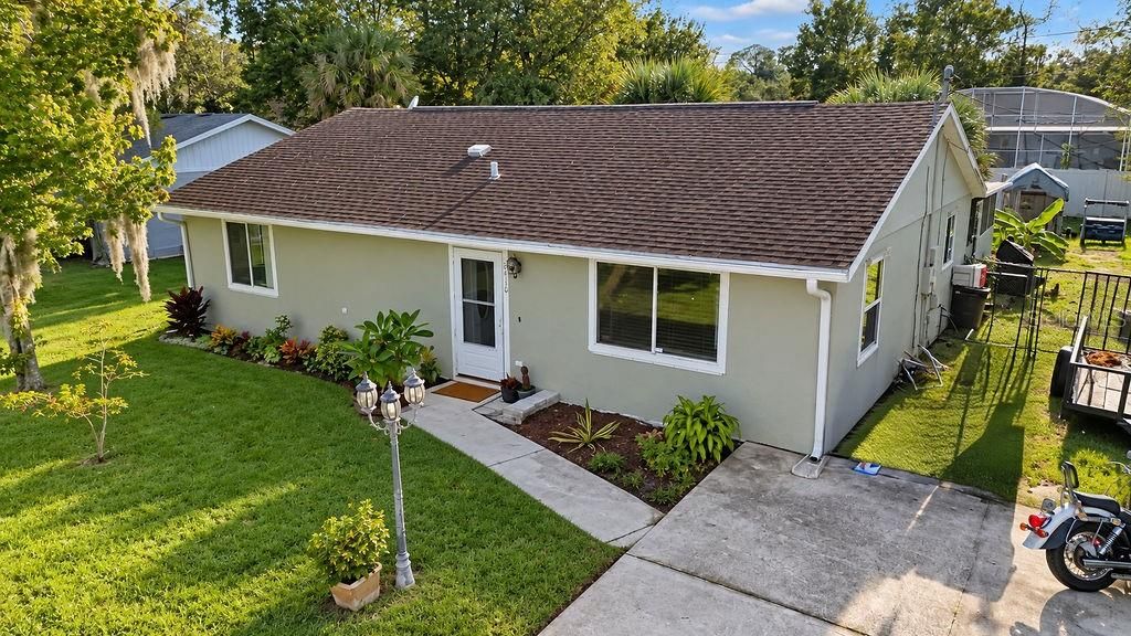 For Sale: $257,900 (3 beds, 2 baths, 1200 Square Feet)
