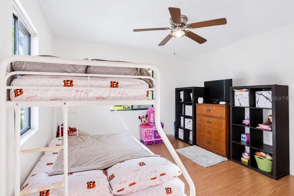 For Sale: $257,900 (3 beds, 2 baths, 1200 Square Feet)