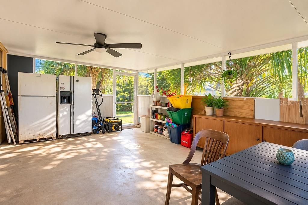 For Sale: $257,900 (3 beds, 2 baths, 1200 Square Feet)