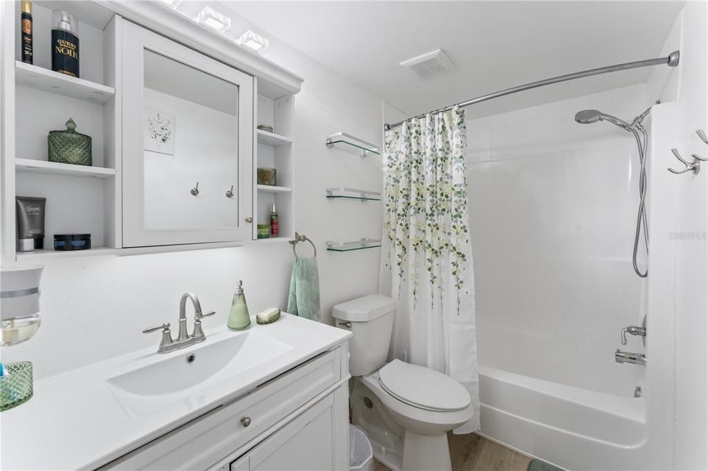 На продажу: $119,999 (1 спален, 1 ванн, 740 Квадратных фут)