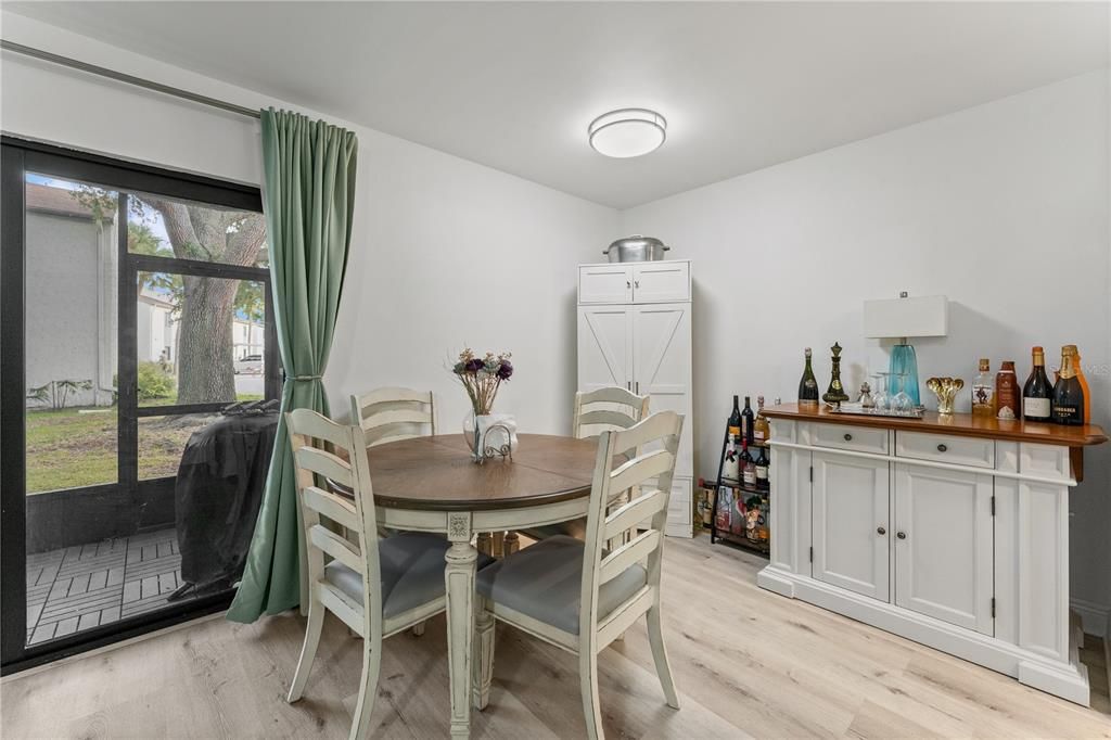 На продажу: $119,999 (1 спален, 1 ванн, 740 Квадратных фут)