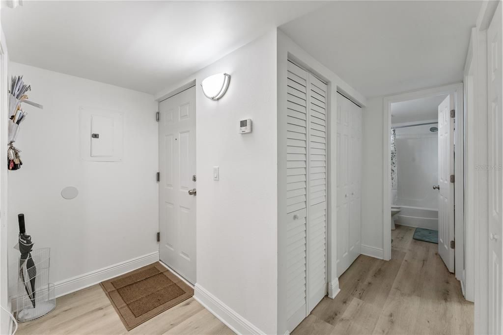 На продажу: $119,999 (1 спален, 1 ванн, 740 Квадратных фут)