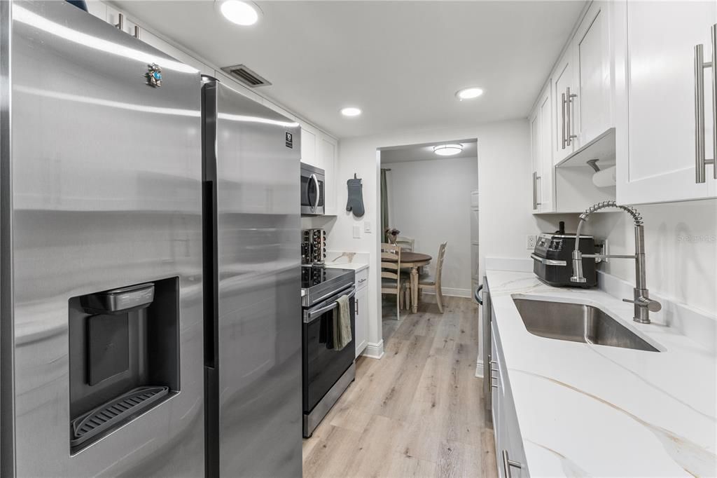 На продажу: $119,999 (1 спален, 1 ванн, 740 Квадратных фут)
