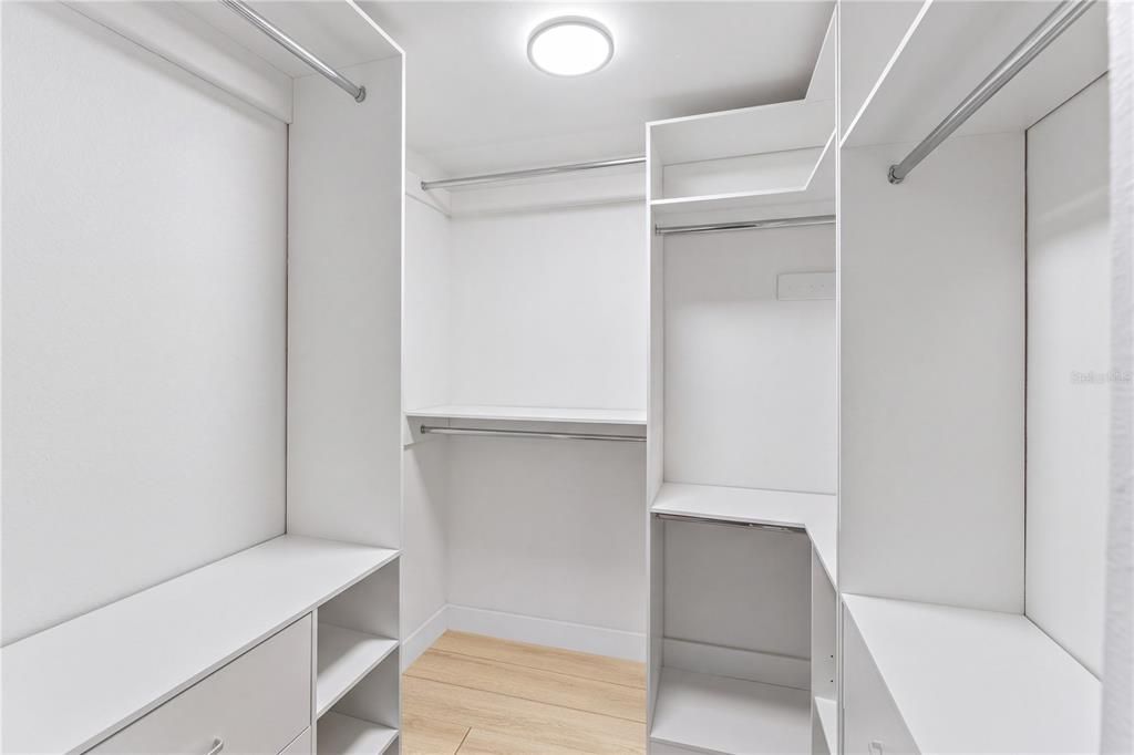 На продажу: $119,999 (1 спален, 1 ванн, 740 Квадратных фут)