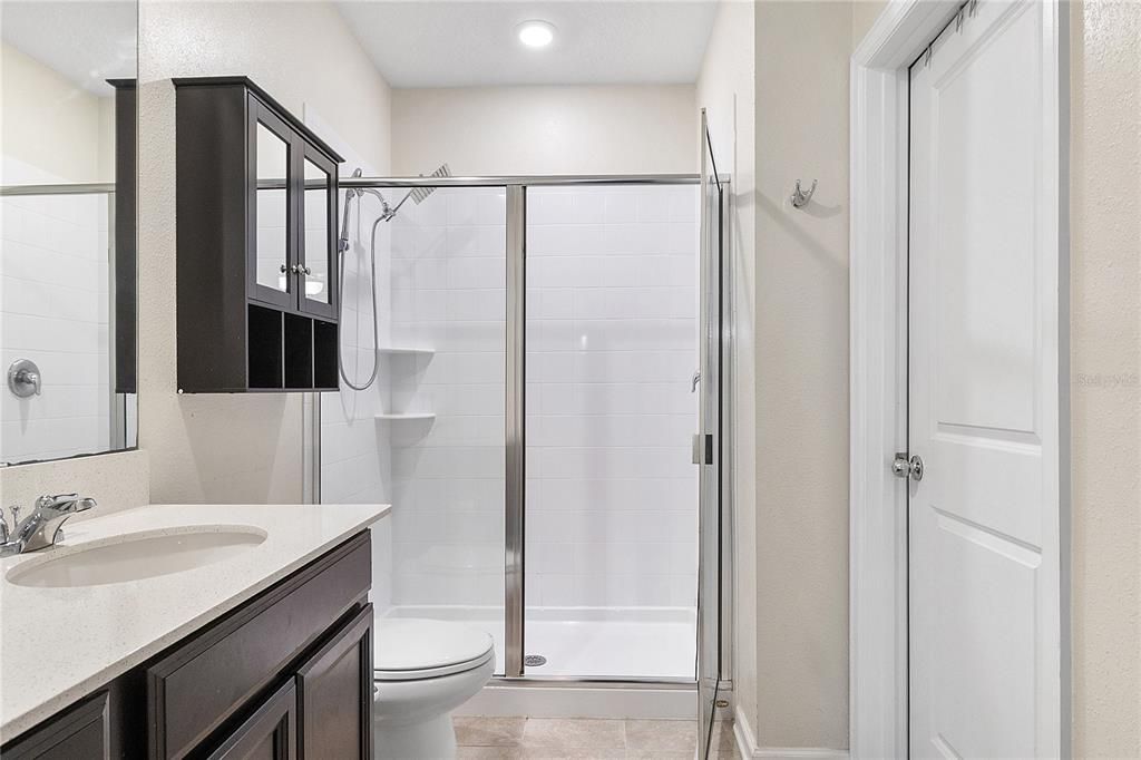 En Venta: $332,500 (3 camas, 2 baños, 1295 Pies cuadrados)
