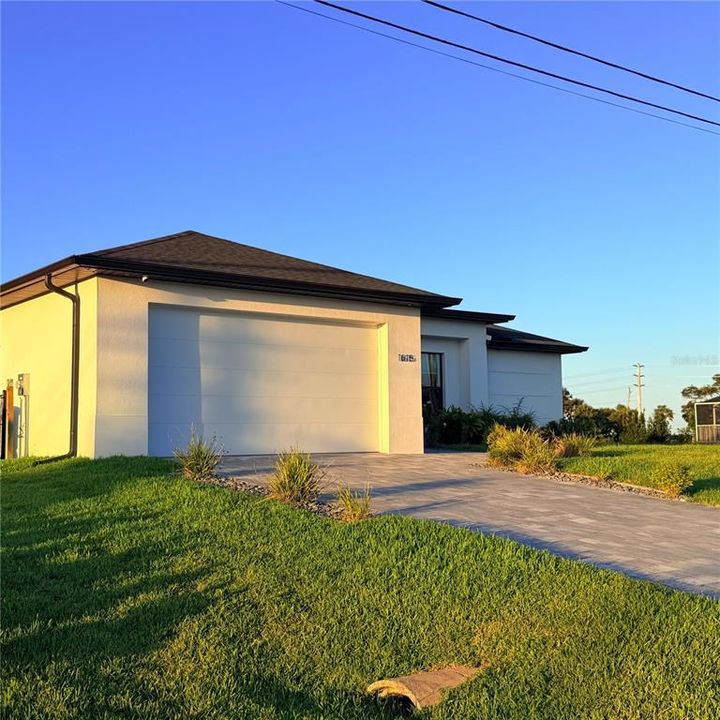 For Sale: $455,000 (3 beds, 2 baths, 1744 Square Feet)