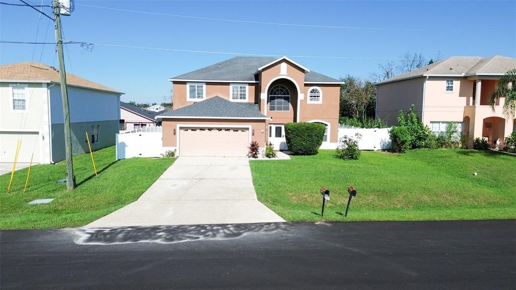 En Venta: $359,999 (4 camas, 2 baños, 2790 Pies cuadrados)