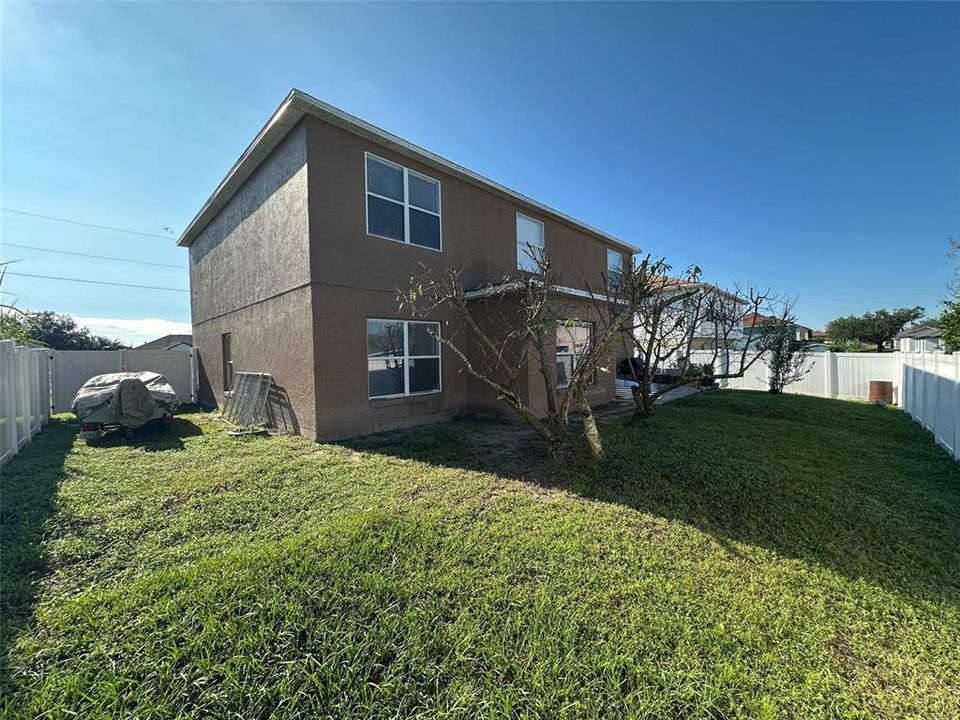 En Venta: $359,999 (4 camas, 2 baños, 2790 Pies cuadrados)
