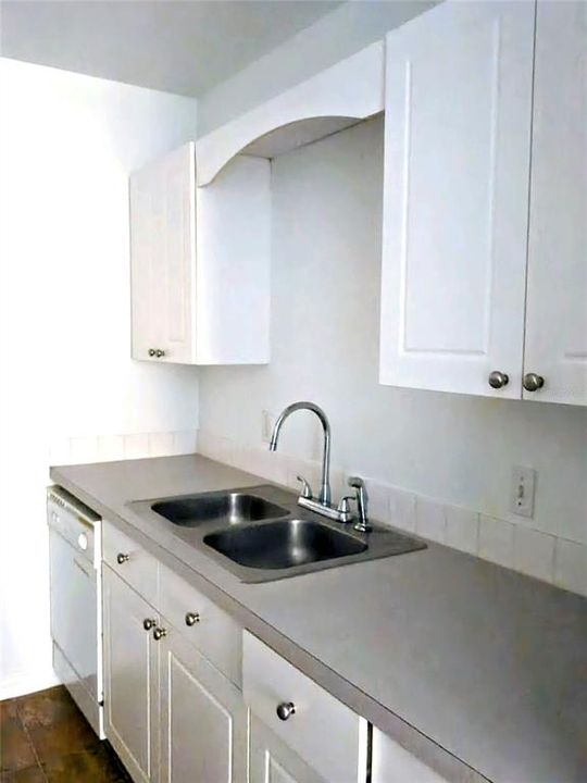 For Rent: $1,250 (1 beds, 1 baths, 648 Square Feet)