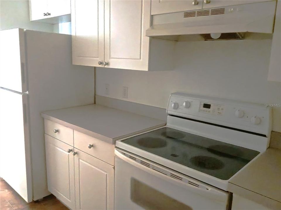 For Rent: $1,250 (1 beds, 1 baths, 648 Square Feet)