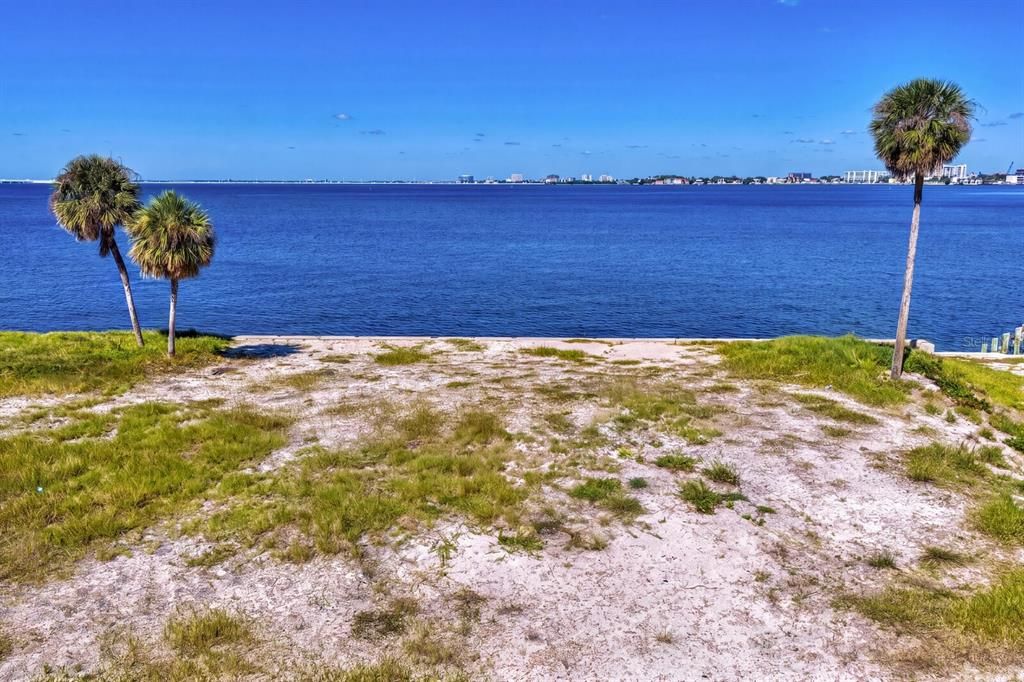 待售: $5,600,000 (0.38 acres)