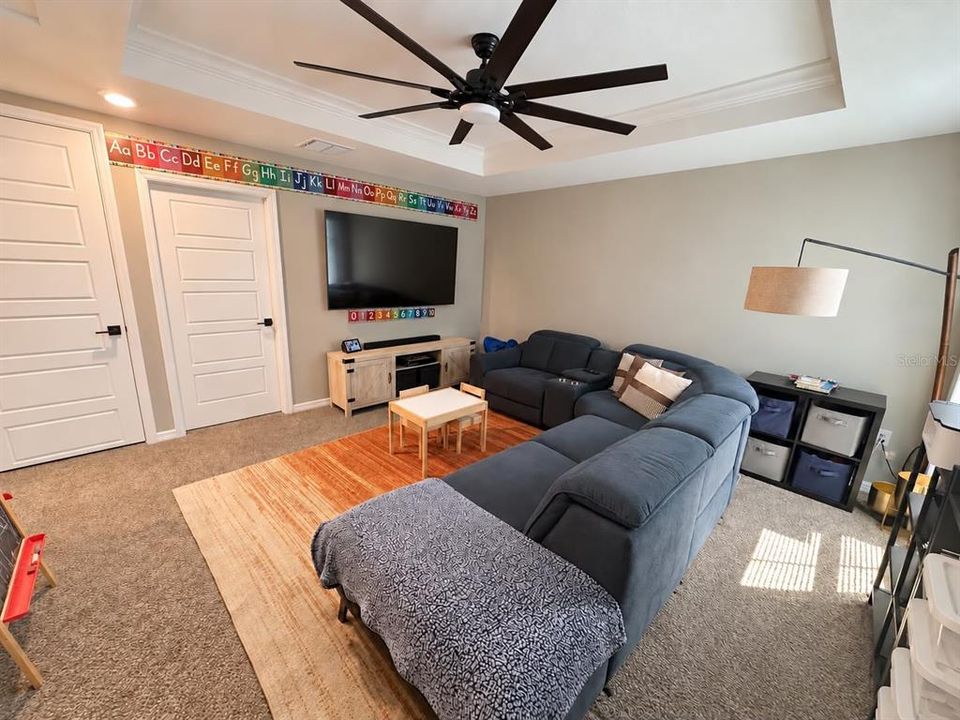 For Sale: $446,000 (4 beds, 2 baths, 2409 Square Feet)