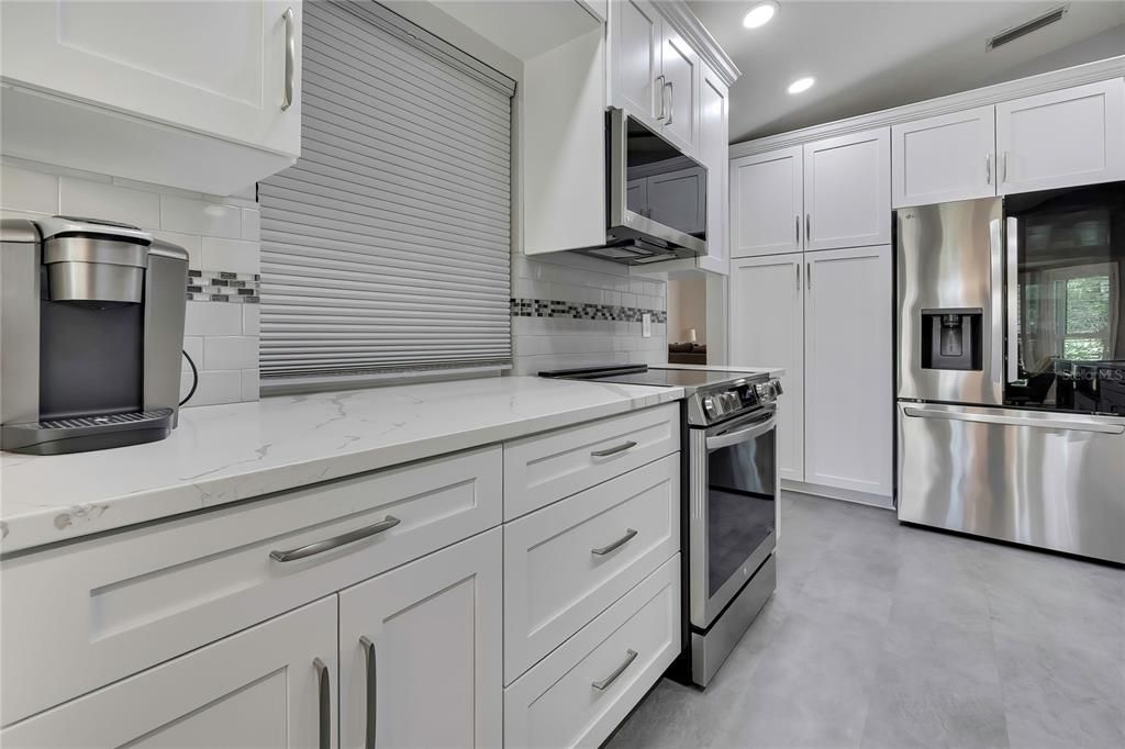 For Sale: $440,000 (2 beds, 2 baths, 1923 Square Feet)