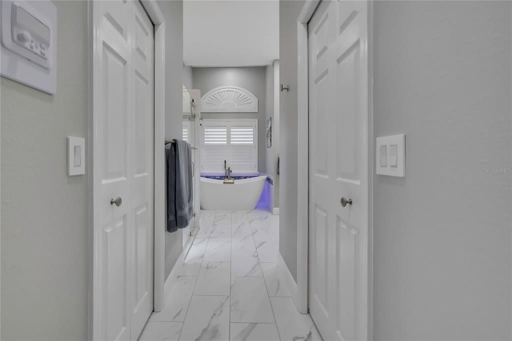 For Sale: $440,000 (2 beds, 2 baths, 1923 Square Feet)