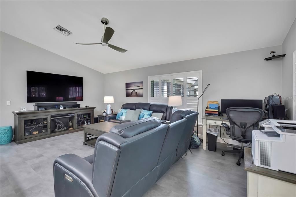 For Sale: $440,000 (2 beds, 2 baths, 1923 Square Feet)