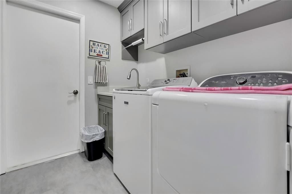For Sale: $440,000 (2 beds, 2 baths, 1923 Square Feet)