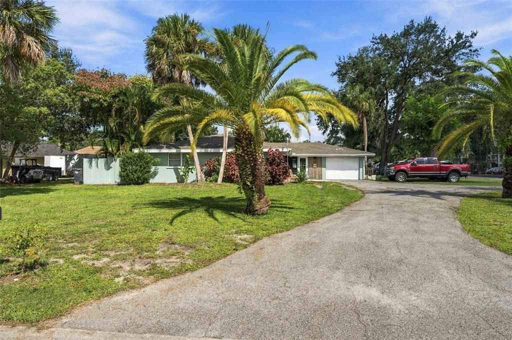На продажу: $585,000 (4 спален, 2 ванн, 1890 Квадратных фут)