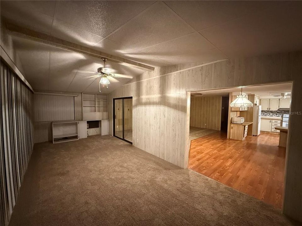 For Sale: $169,000 (2 beds, 2 baths, 1492 Square Feet)