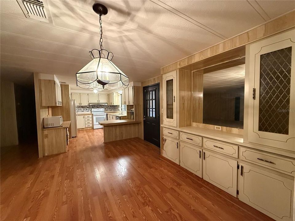 For Sale: $169,000 (2 beds, 2 baths, 1492 Square Feet)