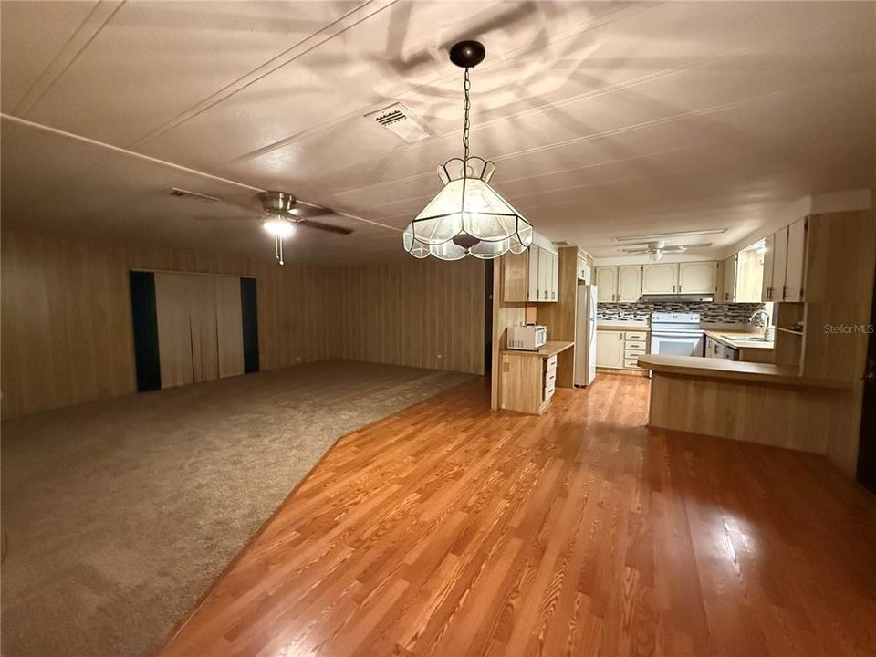 For Sale: $169,000 (2 beds, 2 baths, 1492 Square Feet)