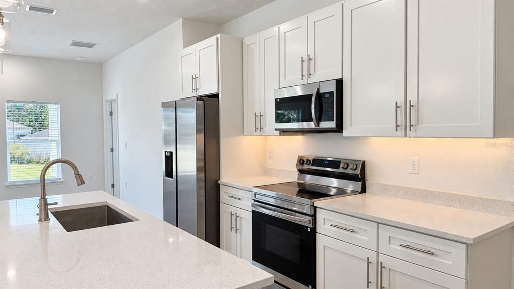 For Sale: $339,900 (4 beds, 3 baths, 1865 Square Feet)