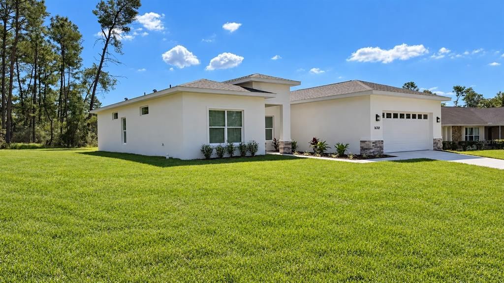 For Sale: $339,900 (4 beds, 3 baths, 1865 Square Feet)