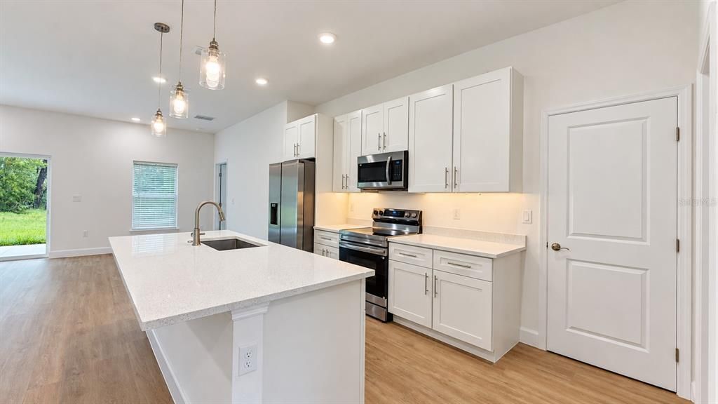 For Sale: $339,900 (4 beds, 3 baths, 1865 Square Feet)