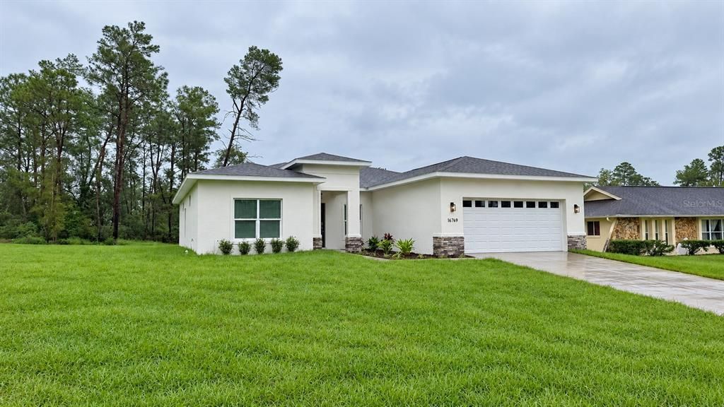 For Sale: $339,900 (4 beds, 3 baths, 1865 Square Feet)