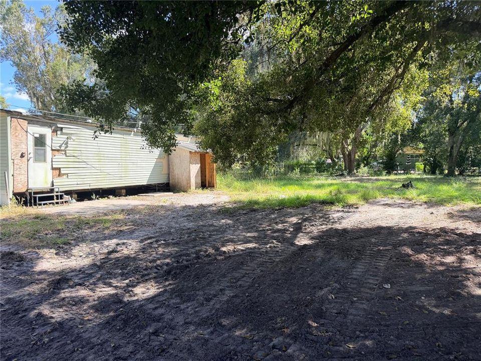 На продажу: $179,900 (1.21 acres)