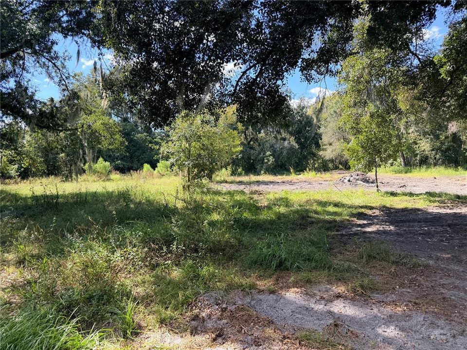 На продажу: $179,900 (1.21 acres)