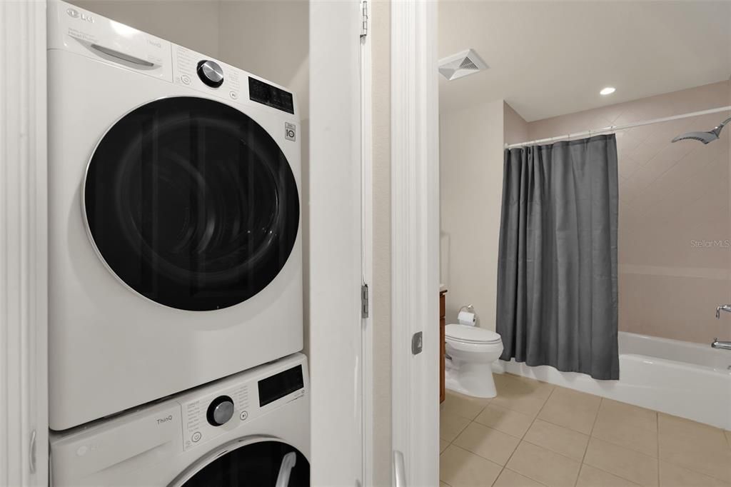 En Venta: $319,900 (3 camas, 3 baños, 1630 Pies cuadrados)