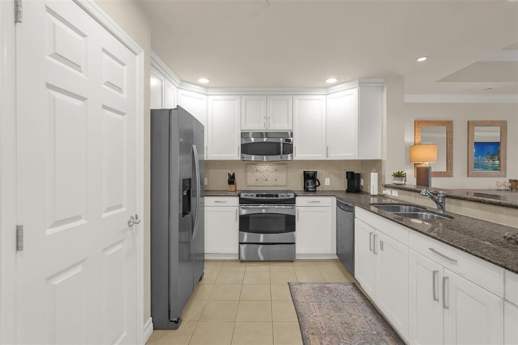 En Venta: $319,900 (3 camas, 3 baños, 1630 Pies cuadrados)
