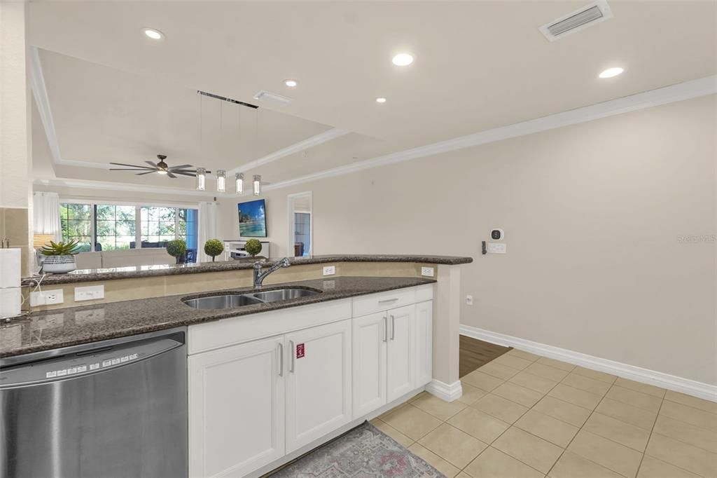 En Venta: $319,900 (3 camas, 3 baños, 1630 Pies cuadrados)