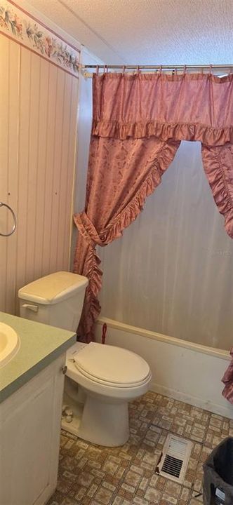 На продажу: $24,900 (2 спален, 2 ванн, 900 Квадратных фут)