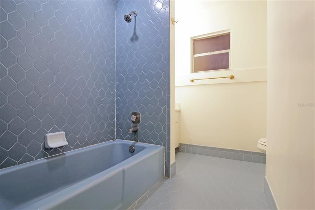 На продажу: $339,000 (3 спален, 2 ванн, 2442 Квадратных фут)