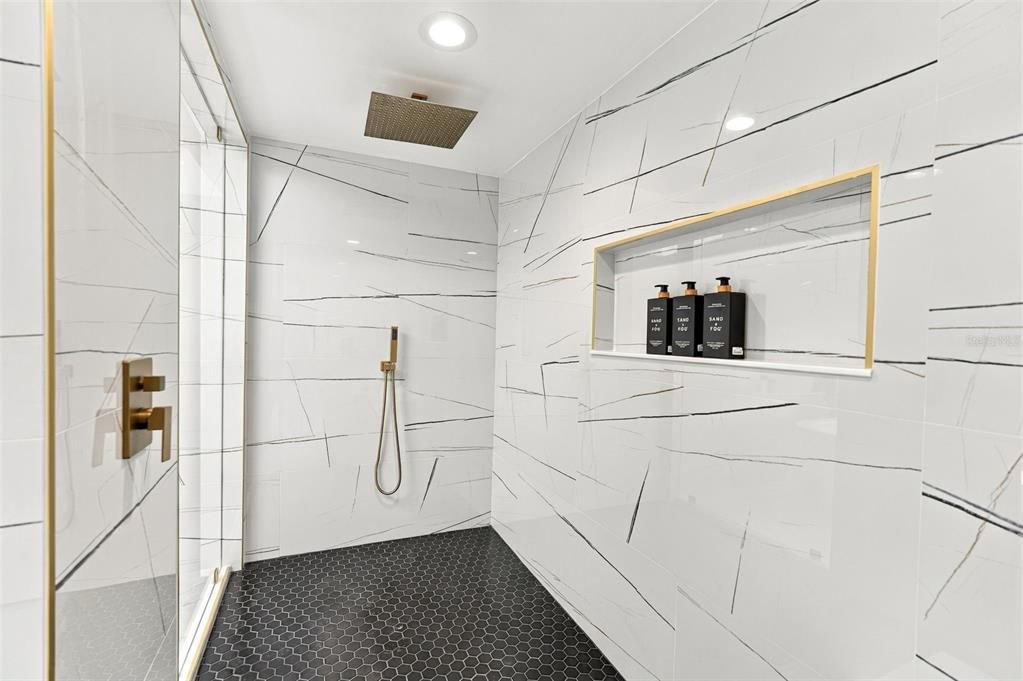 En Venta: $2,650,000 (4 camas, 4 baños, 2846 Pies cuadrados)