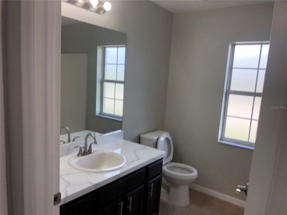 For Rent: $1,900 (3 beds, 2 baths, 1215 Square Feet)