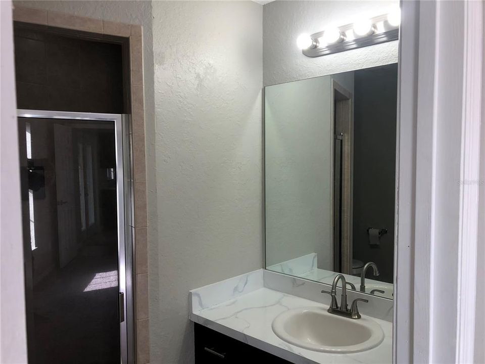 For Rent: $1,900 (3 beds, 2 baths, 1215 Square Feet)