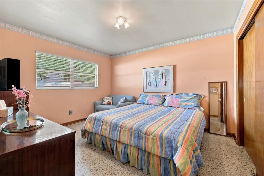 На продажу: $379,900 (3 спален, 1 ванн, 1082 Квадратных фут)